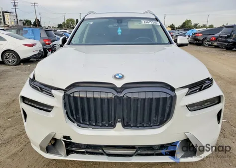 2024 BMW X7 xDrive40I z USA, uszkodzony, nr VIN 5UX23EM03R9T89120